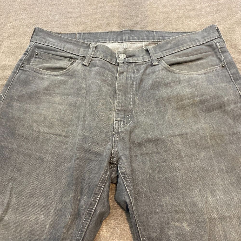 Levi's Jeans Men 36 Fits 37x31 Faded‎ Gray 541 Denim Distressed Straight Fit - Picture 3 of 16